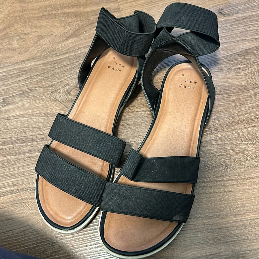 A new Day elastic strap sandals